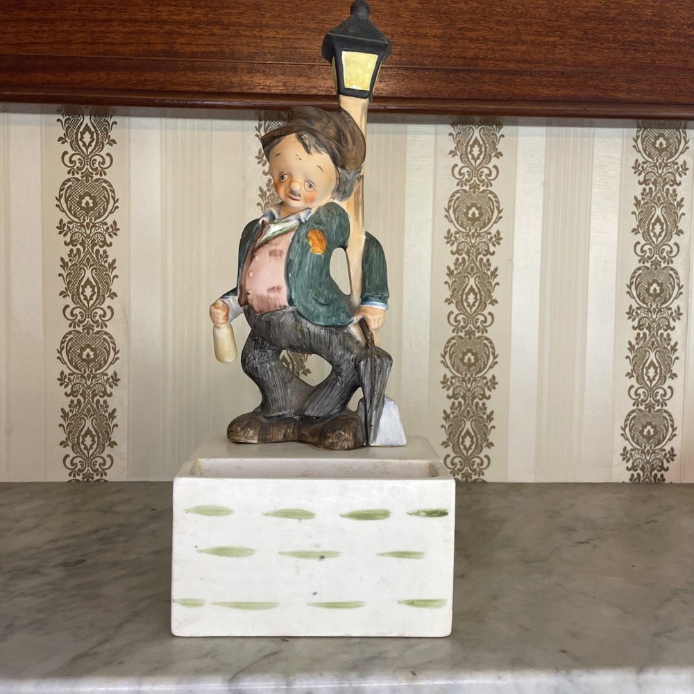 Vintage melody in Motion | Willie the Hobo | Music Box WORKS | 4.5 x 1.25" Open